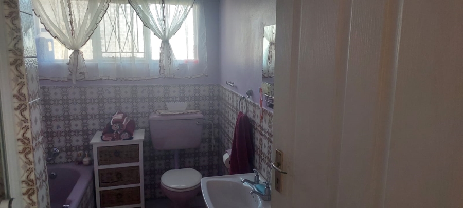 4 Bedroom Property for Sale in Amalinda North Eastern Cape